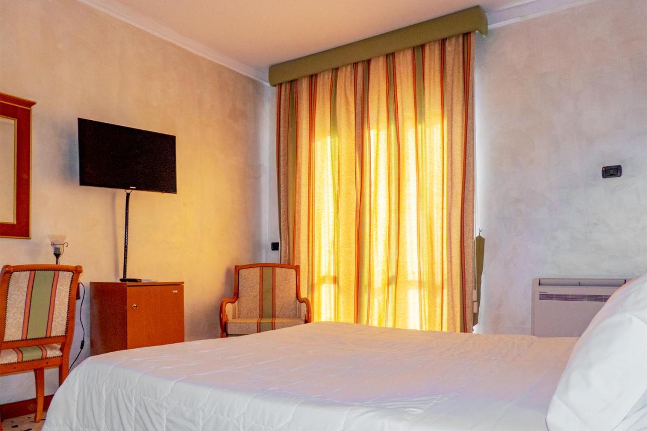Hotel Astoria Φέρμο Εξωτερικό φωτογραφία