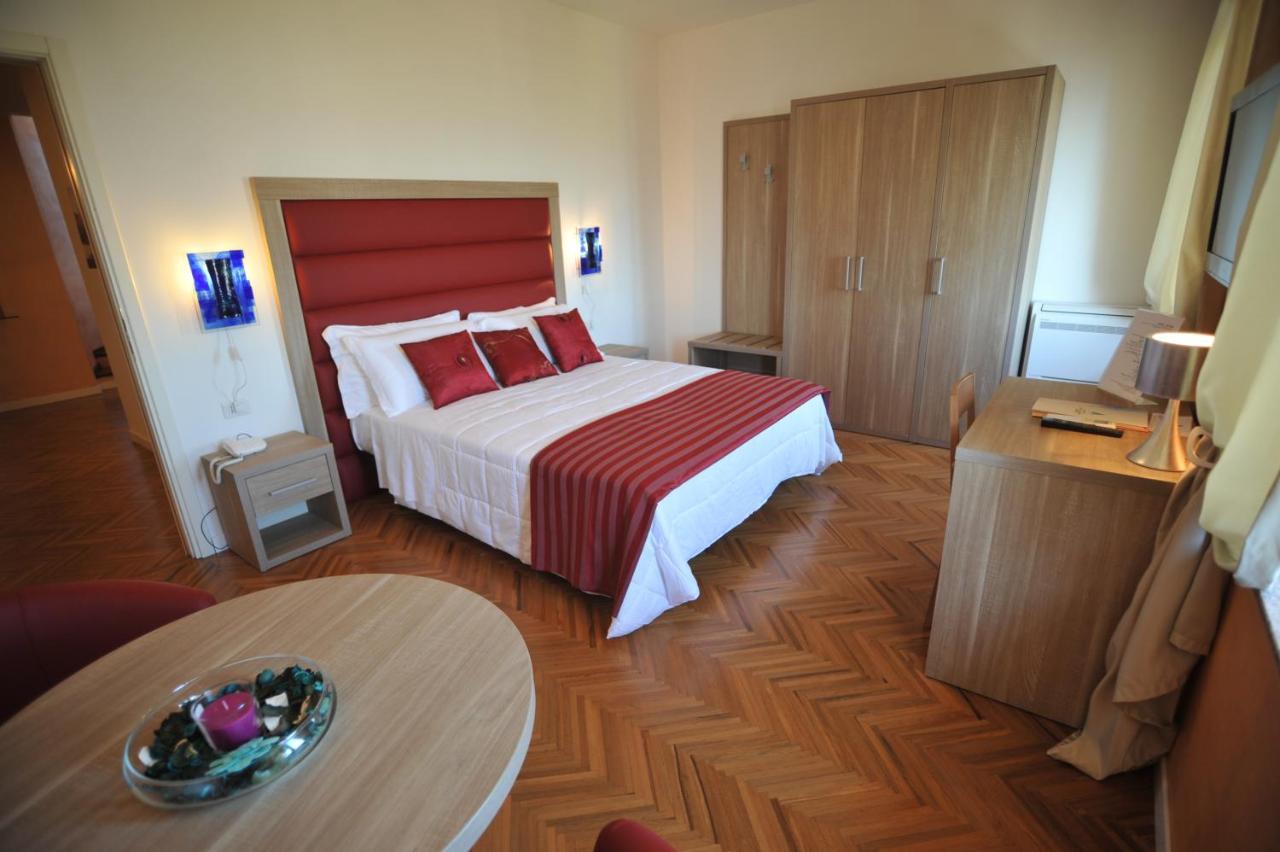 Hotel Astoria Φέρμο Εξωτερικό φωτογραφία