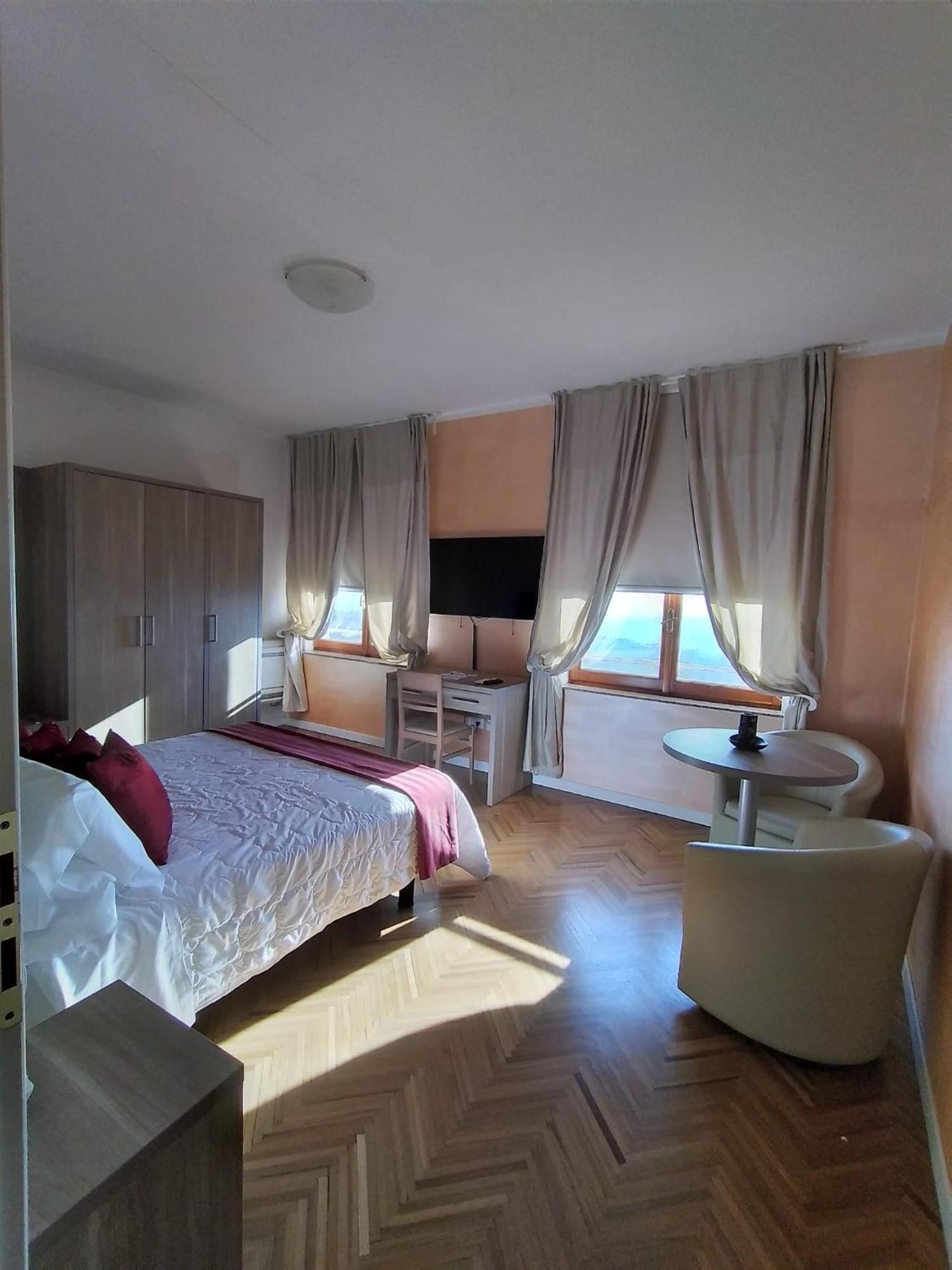 Hotel Astoria Φέρμο Εξωτερικό φωτογραφία